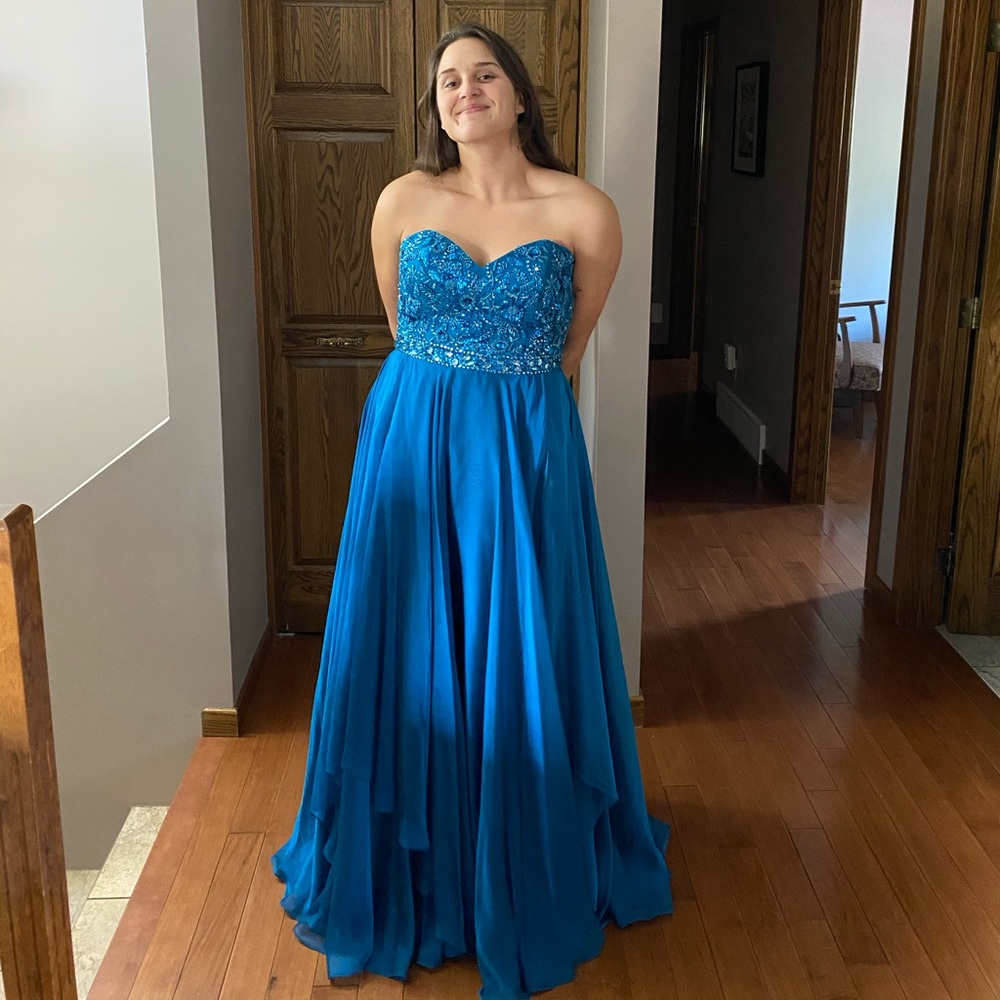Sherri Hill grad dress